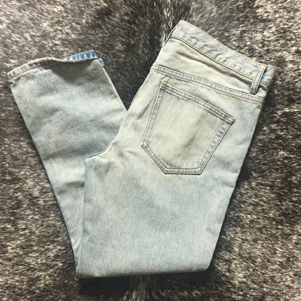 Free people light wash boyfriend jeans 30